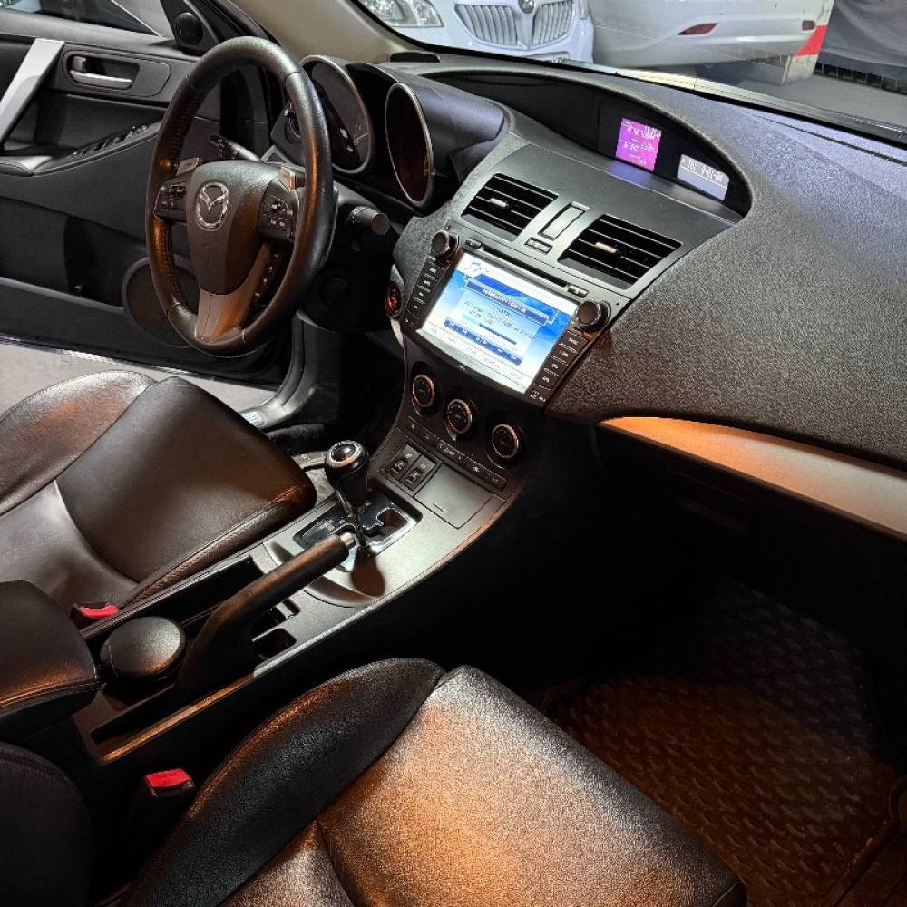 مزدا مدل 3 نیو صندوق دار 2.0 لیتر تیپ 4 سال 1396  کارکرده