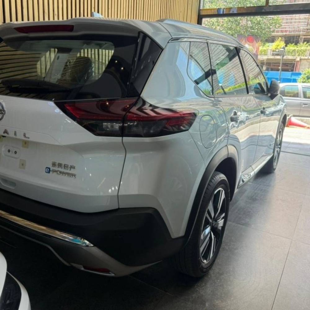 نیسان مدل ایکس تریل e-POWER 1.5 لیتر توربو سال 2024  صفر