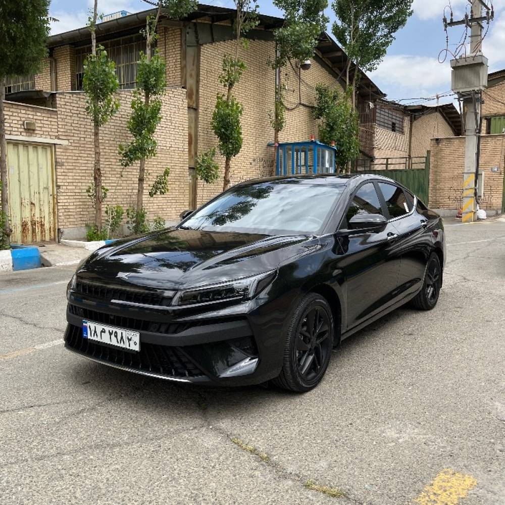 کی ام سی مدل J7 سال 1404  کارکرده
