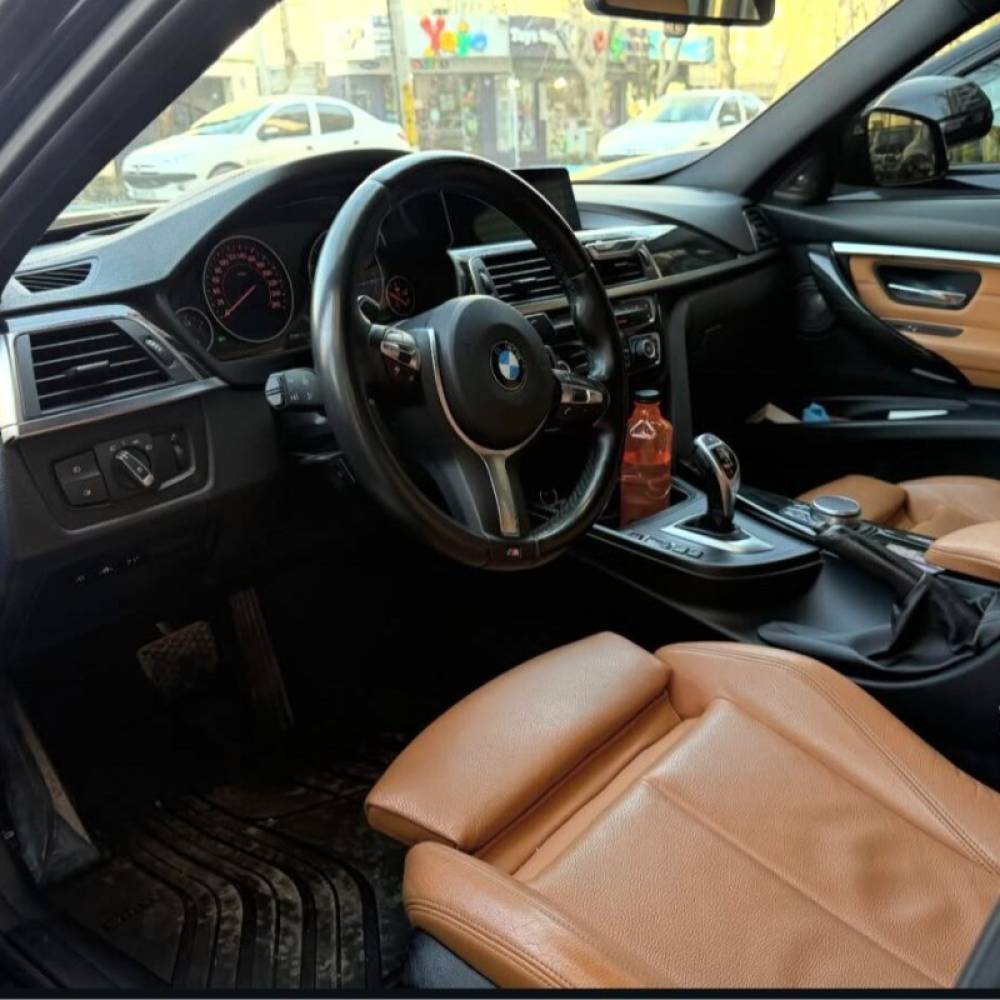 بی ام و مدل سری 3 سدان 330i سال 2018  کارکرده