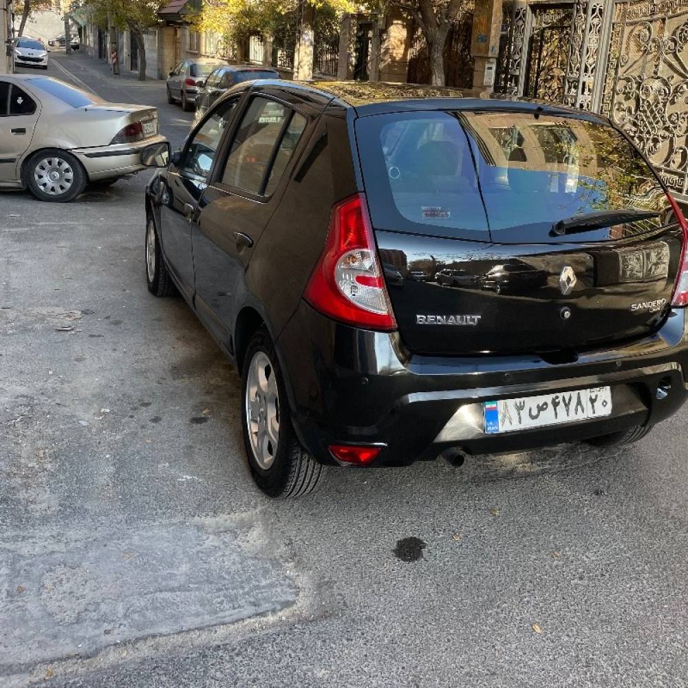 رنو مدل ساندرو اتوماتیک سال 1396  کارکرده