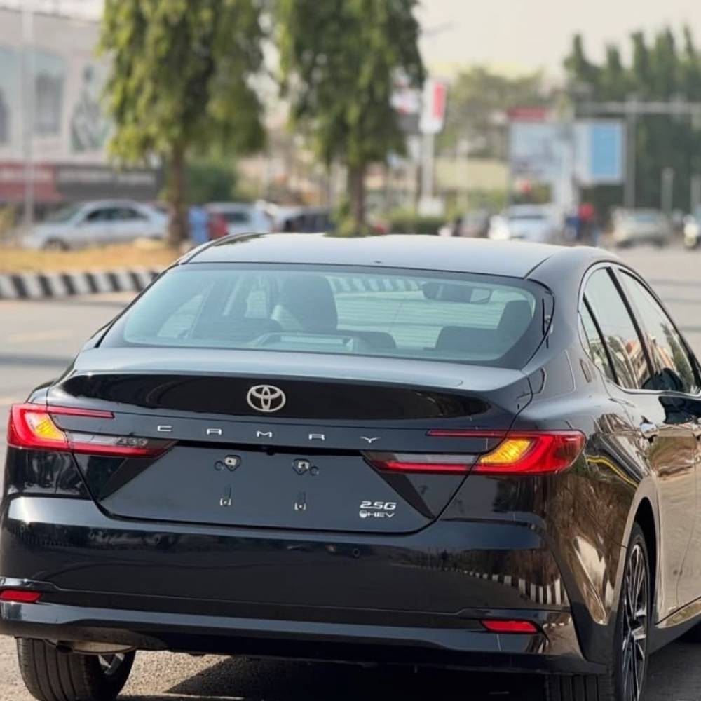 تویوتا مدل کمری 2.5 لیتر گرند سال 2025  صفر