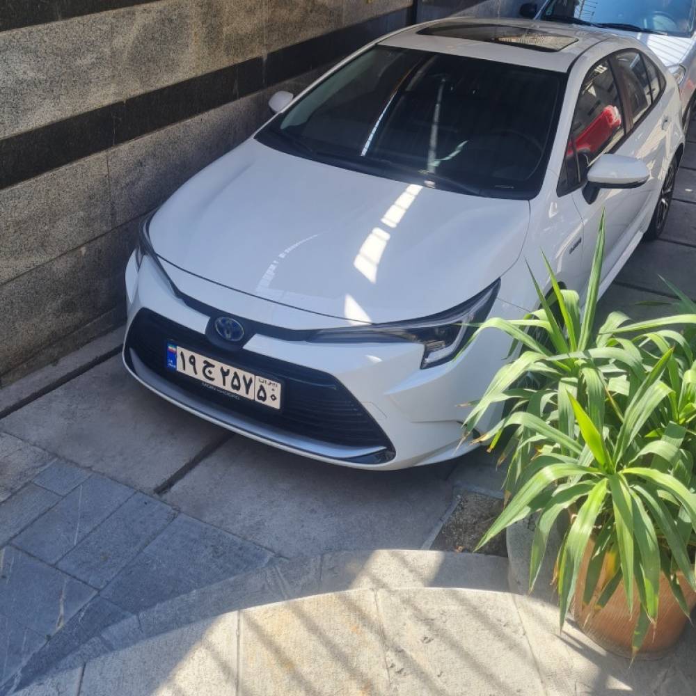 تویوتا مدل لوین هیبرید 1.8 لیتر ساده سال 2024  صفر