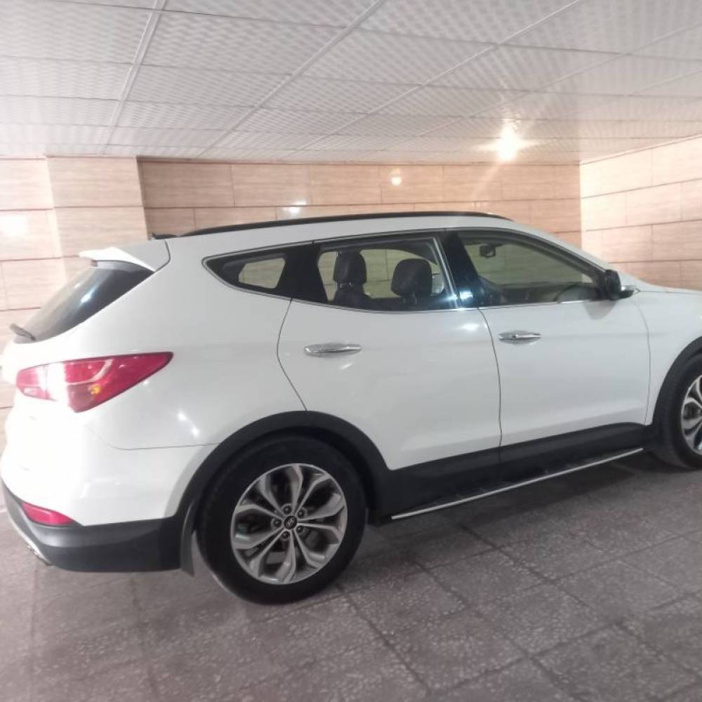 هیوندای مدل سانتافه 4 سیلندر دو دیفرانسیل سال 2015  کارکرده