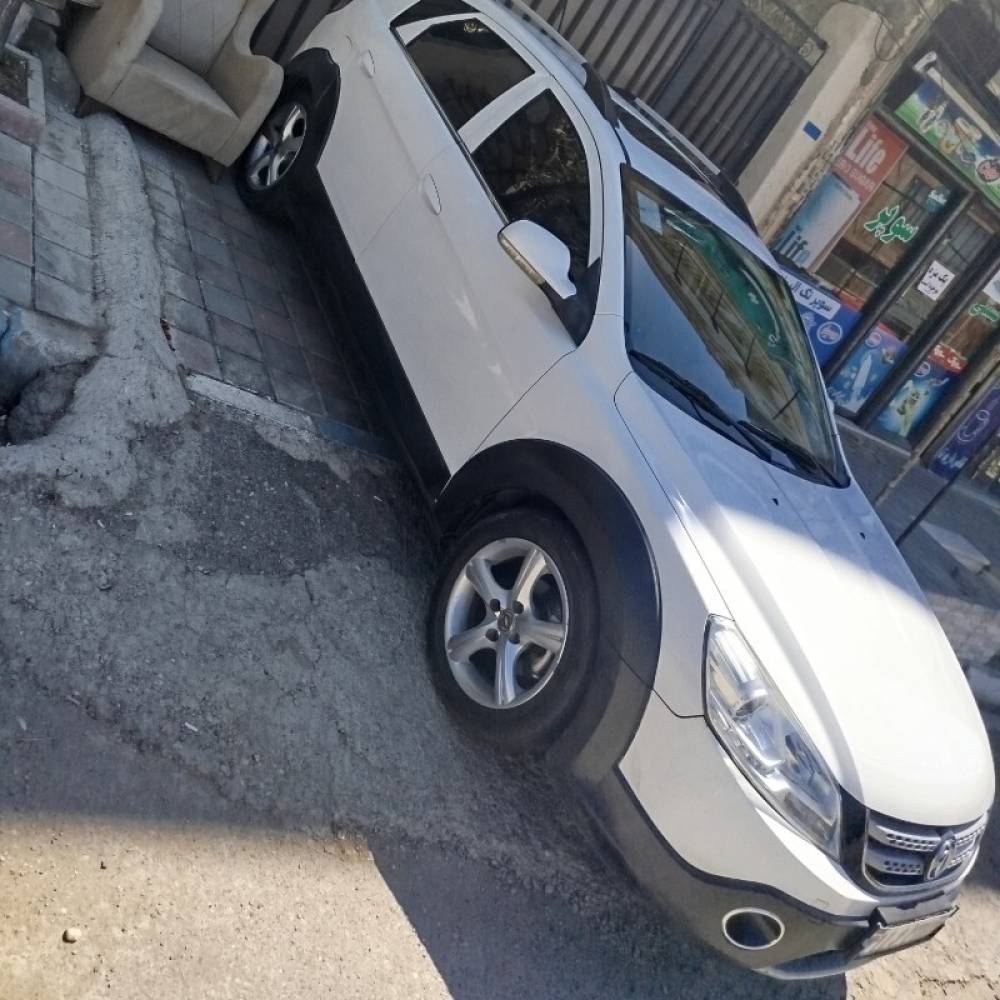 دانگ فنگ مدل H30 کراس سال 1396  کارکرده