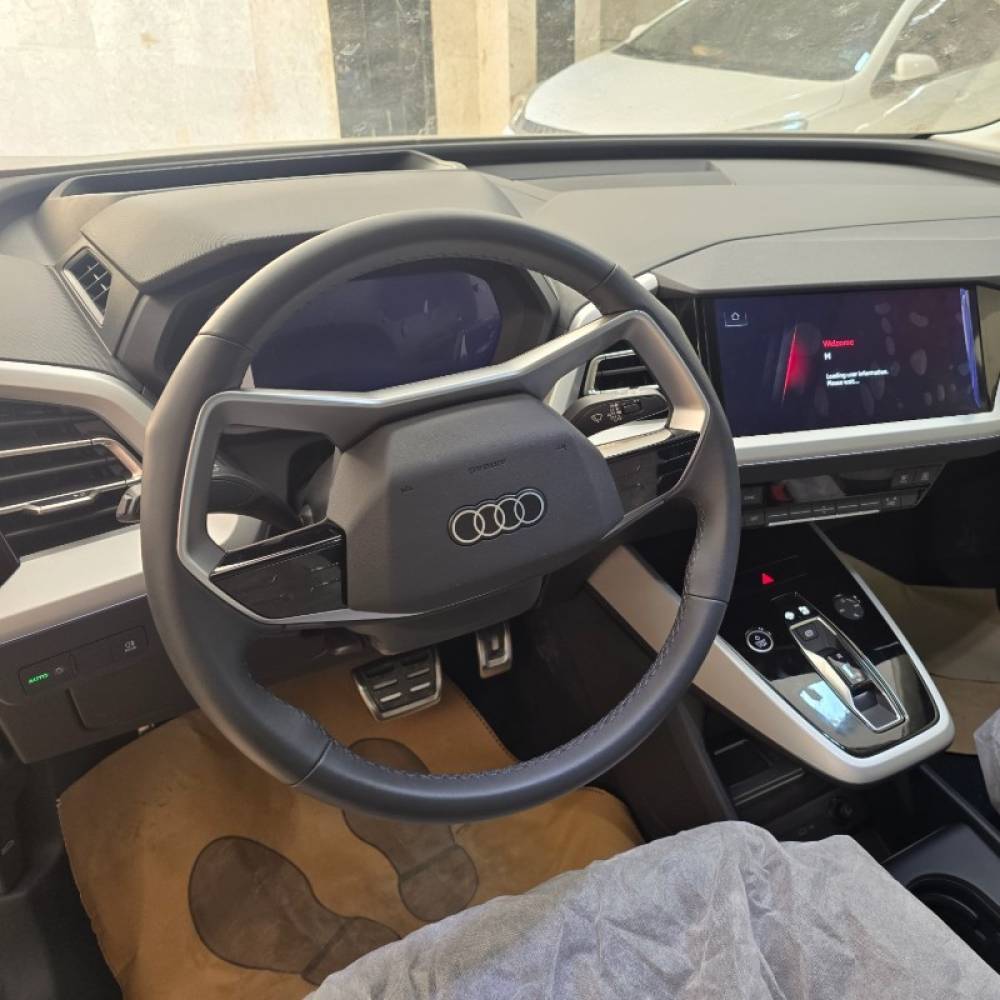 آئودی مدل Q5 e-tron 40 سال 2024  صفر