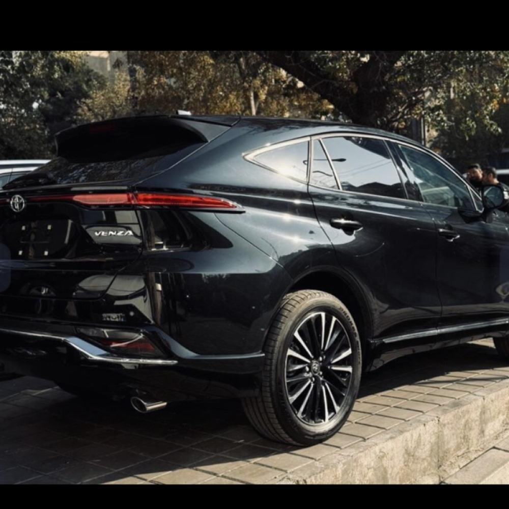 تویوتا مدل ونزا 2.0 لیتر پرمیوم سال 2024  صفر