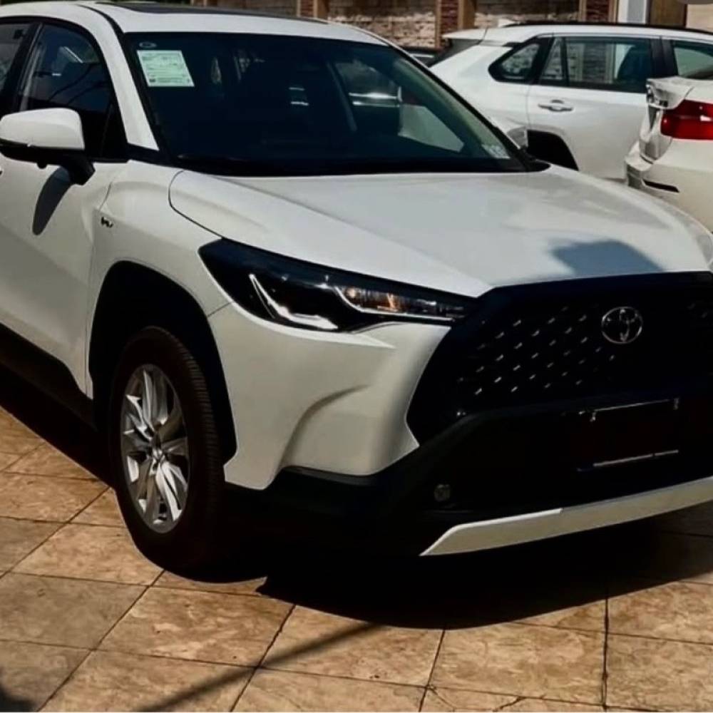 تویوتا مدل کرولا کراس هیبرید 2.0 لیتر سال 2024  کارکرده