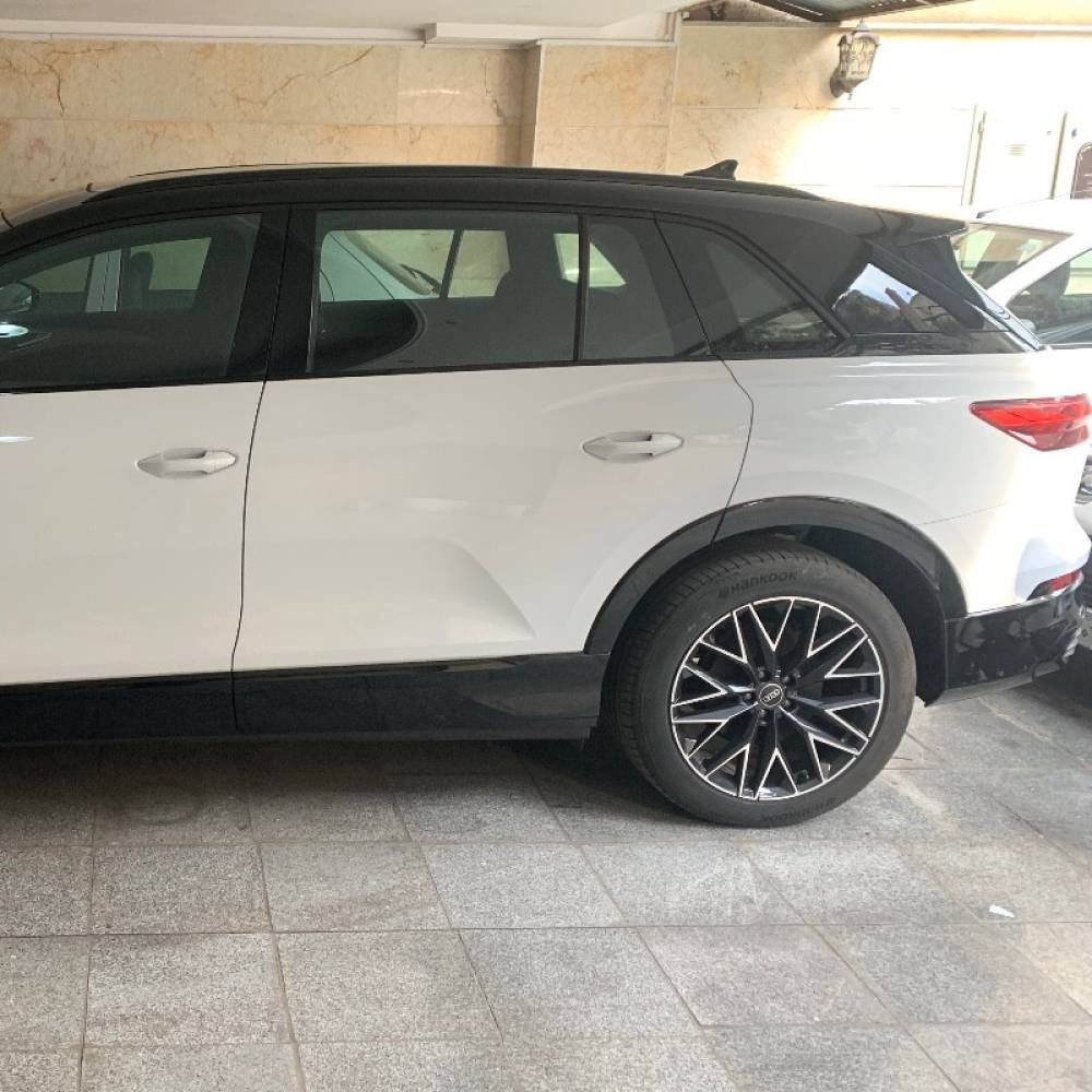 آئودی مدل Q5 e-tron 40 سال 2023  کارکرده