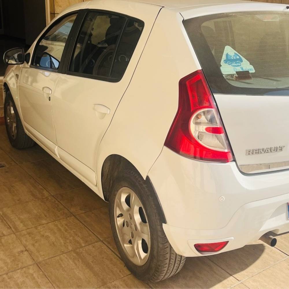 رنو مدل ساندرو سال 1397  کارکرده