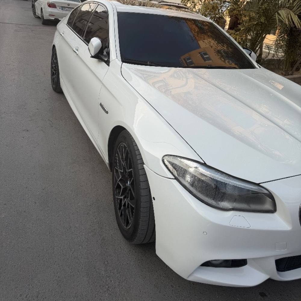 بی ام و مدل سری 5 سدان 528i سال 2015  کارکرده