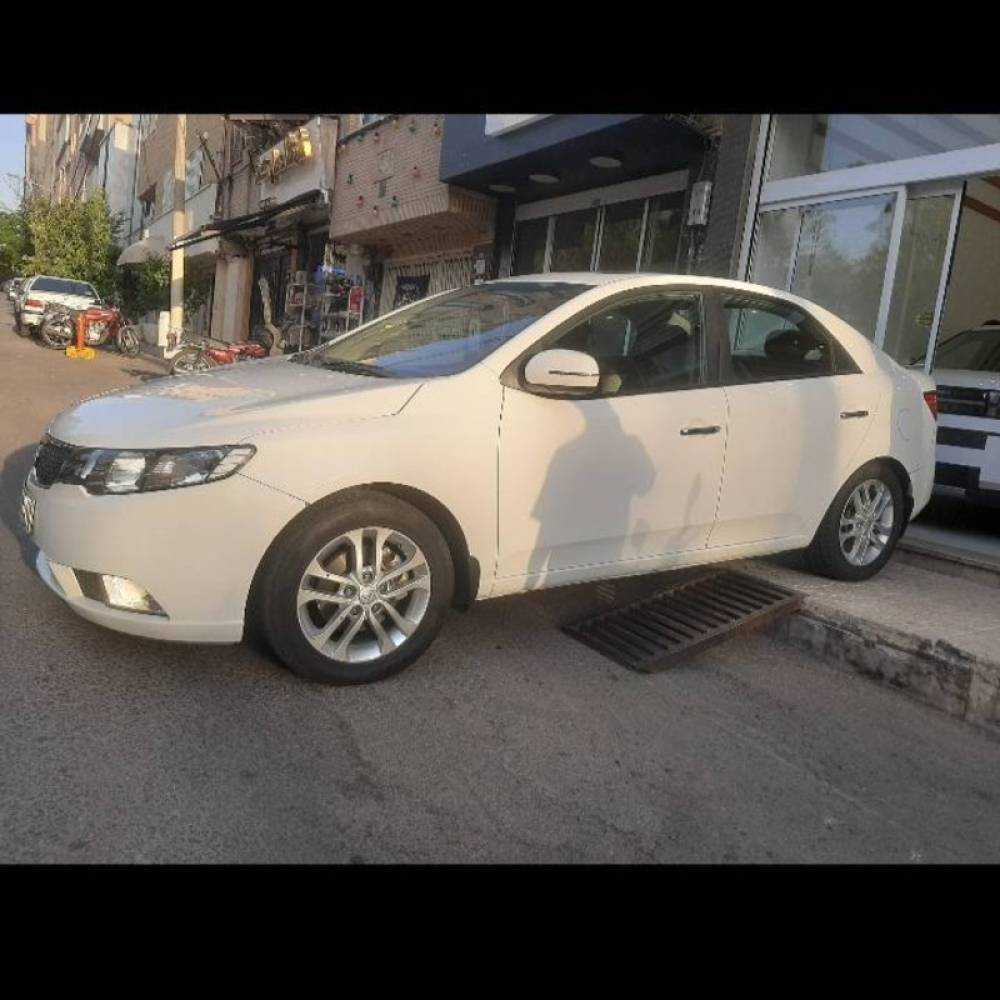 کیا مدل سراتو 2.0 لیتر آپشنال سال 1396  کارکرده