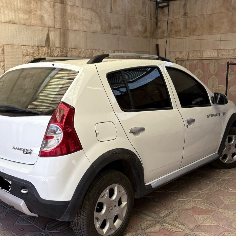 رنو (RENAULT) ساندرو استپ وی اتوماتیک سال 1397