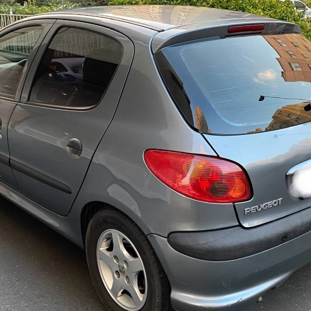 پژو مدل 206 سال 1395  کارکرده