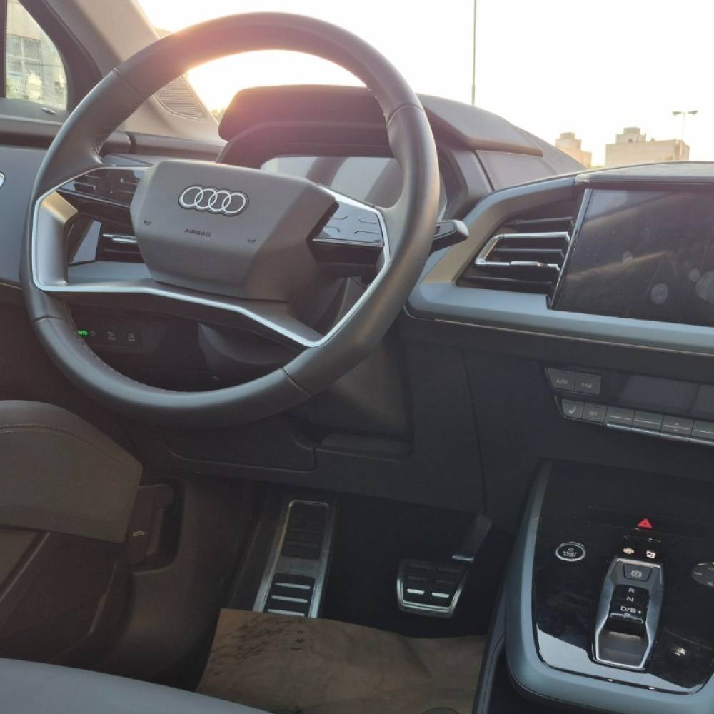 آئودی مدل Q5 e-tron 40 سال 2024  صفر