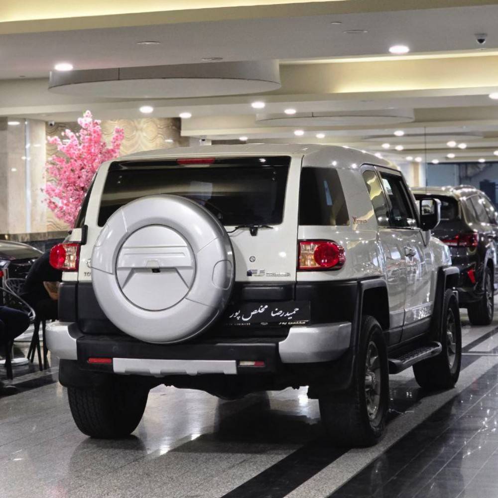 تویوتا اف جی مدل 2012