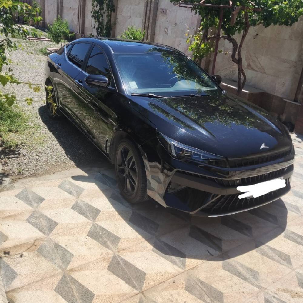 کی ام سی مدل J7 سال 1403  کارکرده