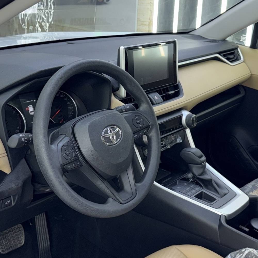 تویوتا مدل راوفور 2.5 لیتر دو دیفرانسیل ادونچر سال 2025  کارکرده