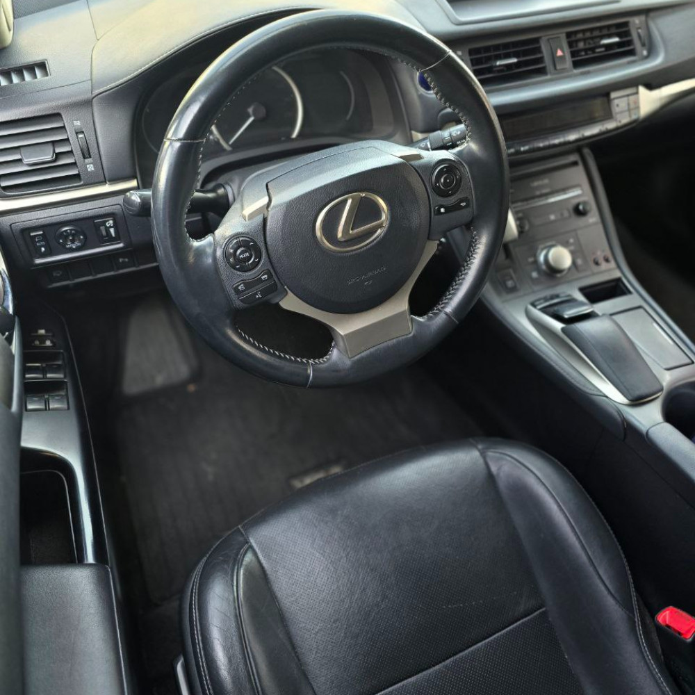 لکسوس CT200 مدل ۲۰۱۴