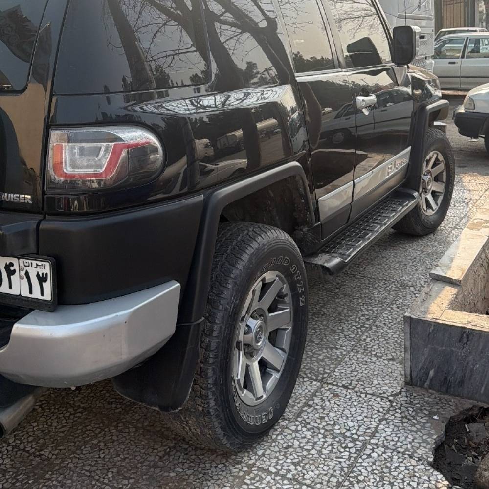تویوتا مدل اف جی کروزر سال 2011  کارکرده