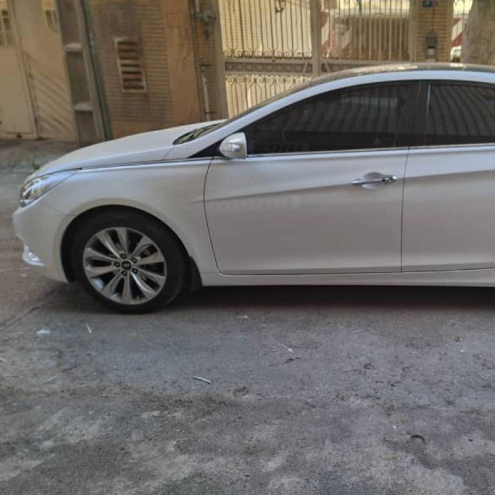 هیوندای مدل سوناتا YF  کارکرده