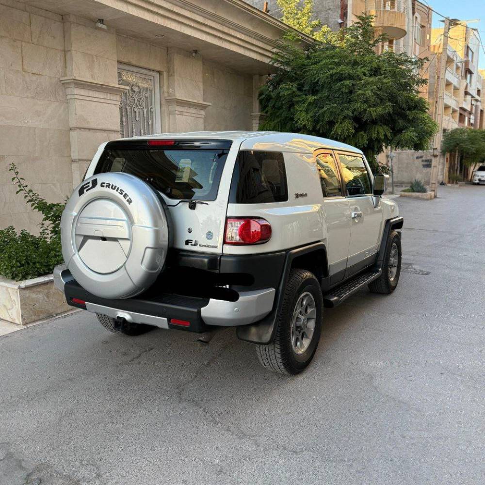 تویوتا اف جی مدل 2012