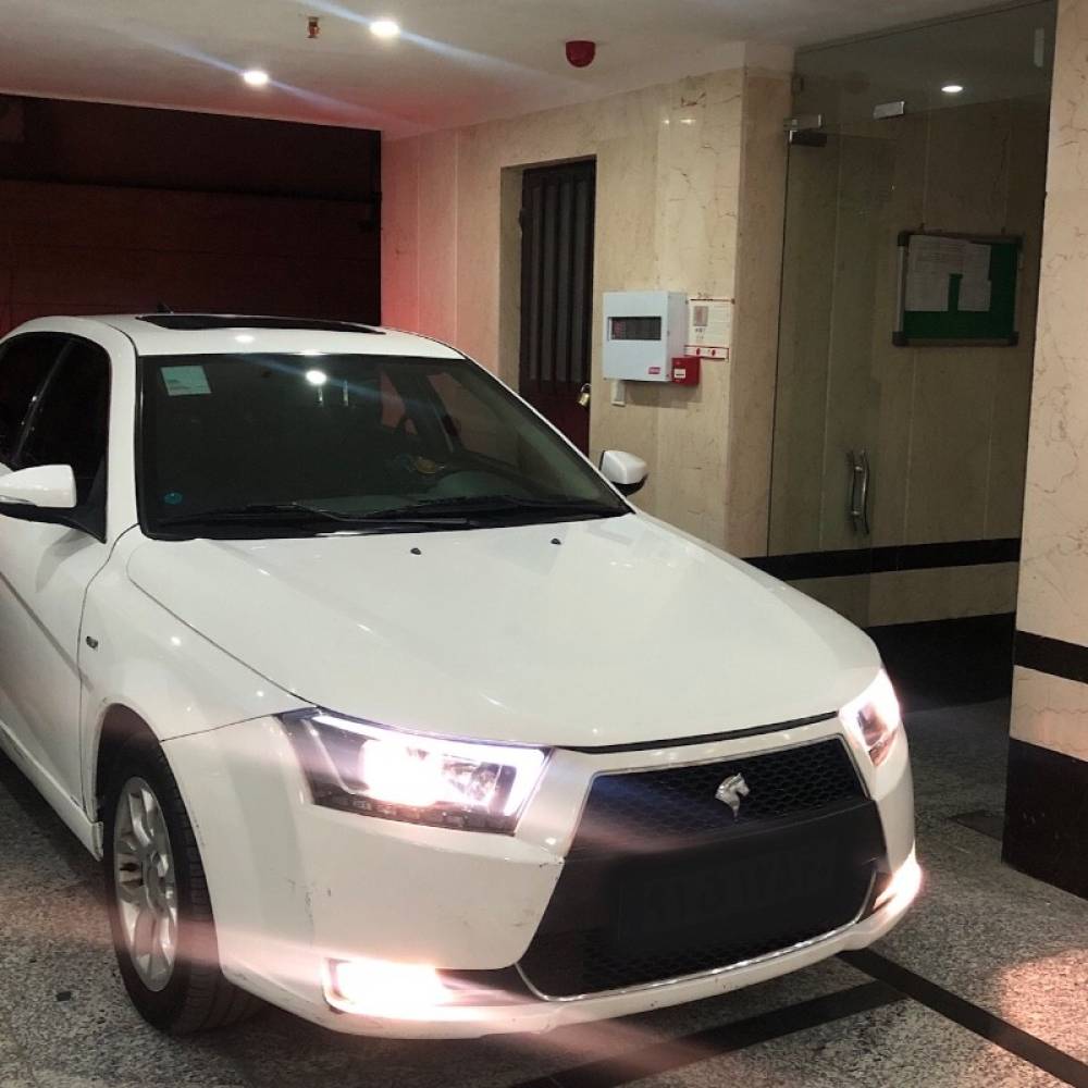 دنا مدل پلاس EF7 5 دنده توربو سال 1397  کارکرده