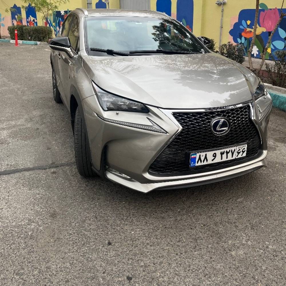 لکسوس مدل NX300  کارکرده