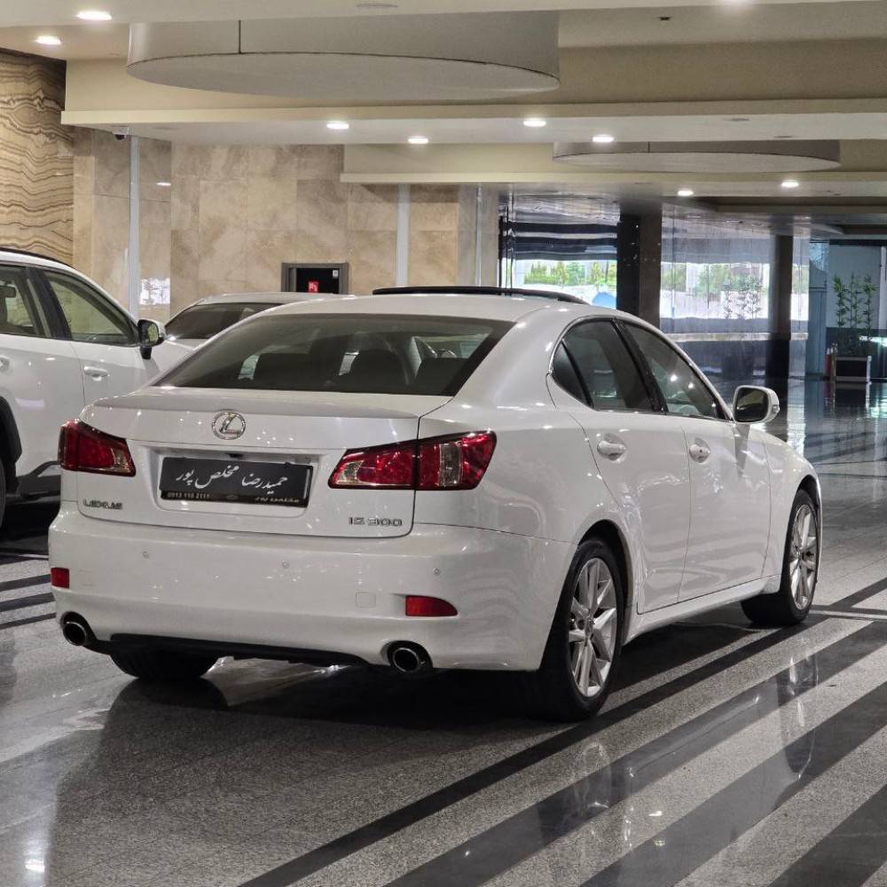 لکسوس is 300 مدل 2012