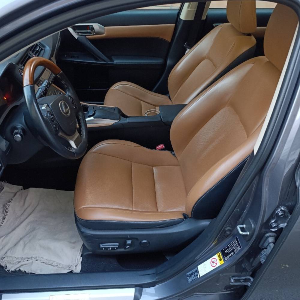 لکسوس مدل CT200  کارکرده