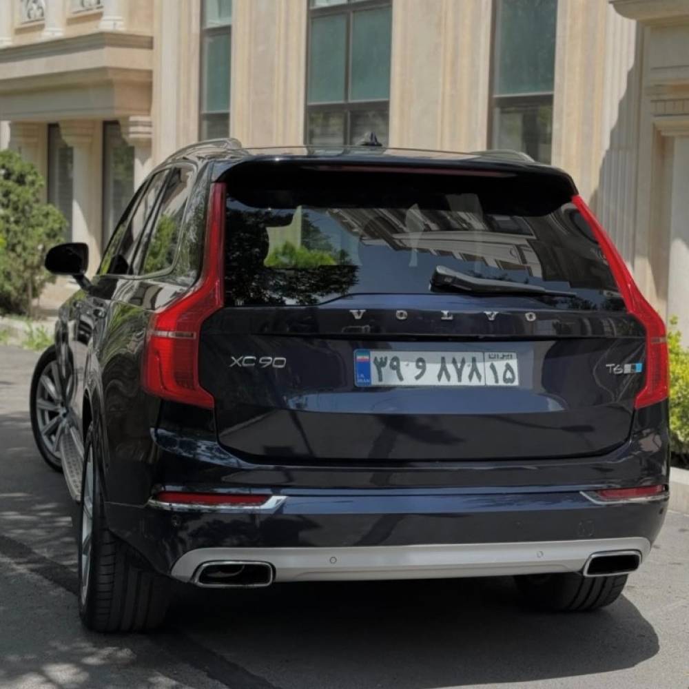 ولوو مدل XC90 اینسکریپشن سال 2017  کارکرده