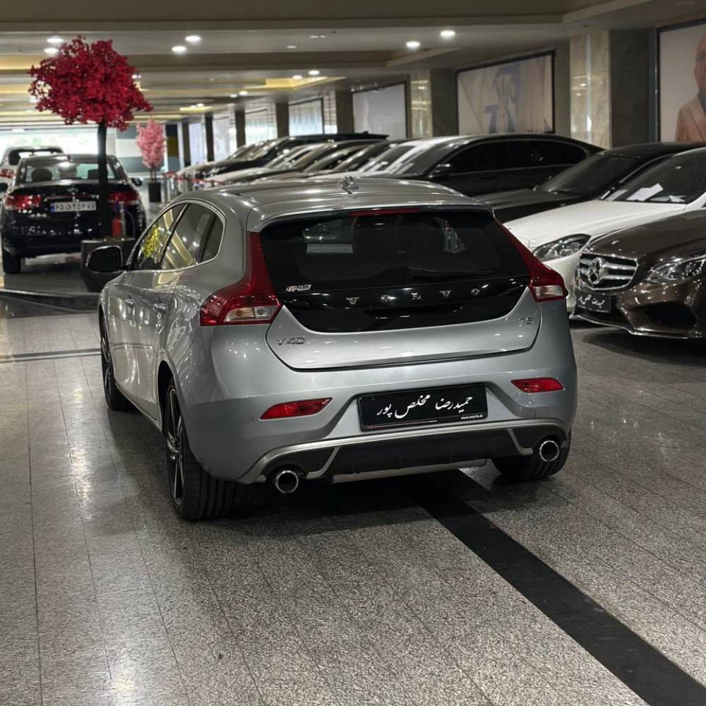 ولوو v40 مدل 2013