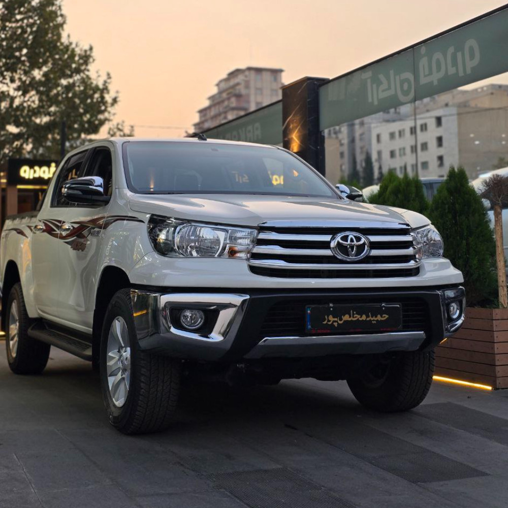 هایلوکس سفید ۲۰۱۶