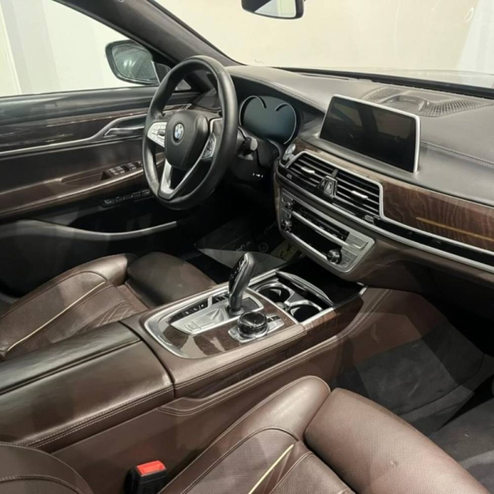 بی ام و مدل 730Li  کارکرده