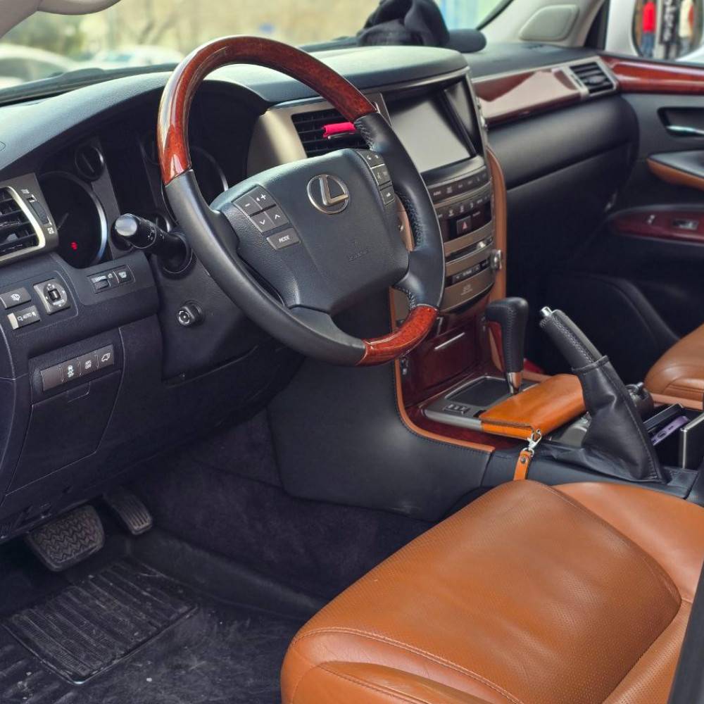 لکسوس lx570 مدل 2013