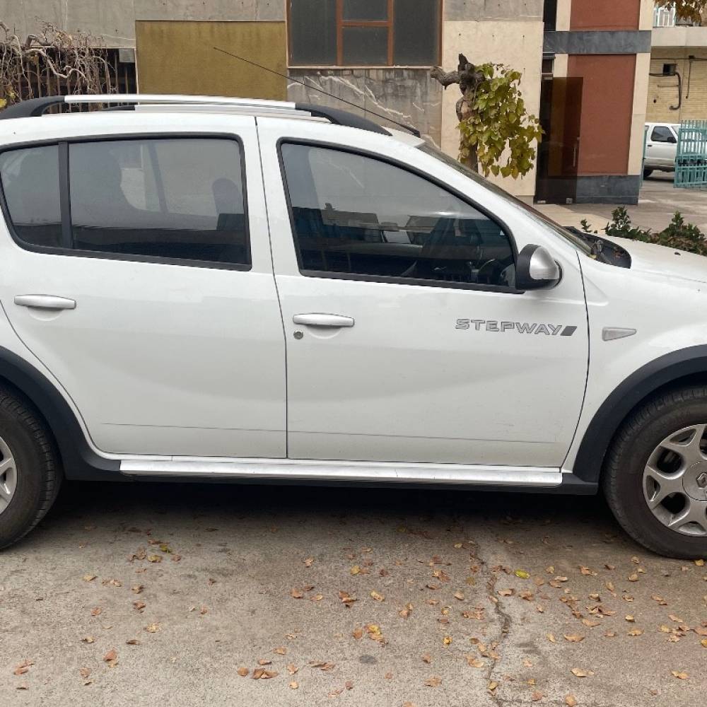 رنو مدل ساندرو استپ وی اتوماتیک سال 1396  کارکرده