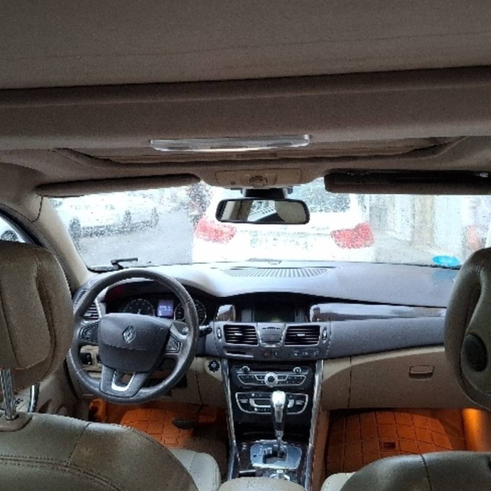 رنو مدل لتیتود سال 2012  کارکرده