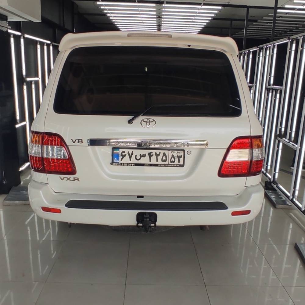 تویوتا مدل لندکروزر  کارکرده