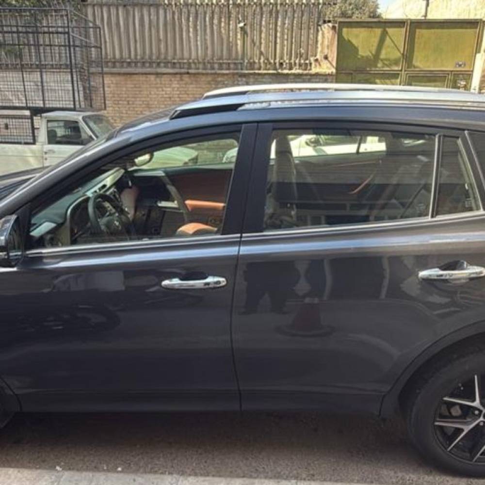 تویوتا مدل راوفور 2.5 لیتر دو دیفرانسیل سال 2015  کارکرده