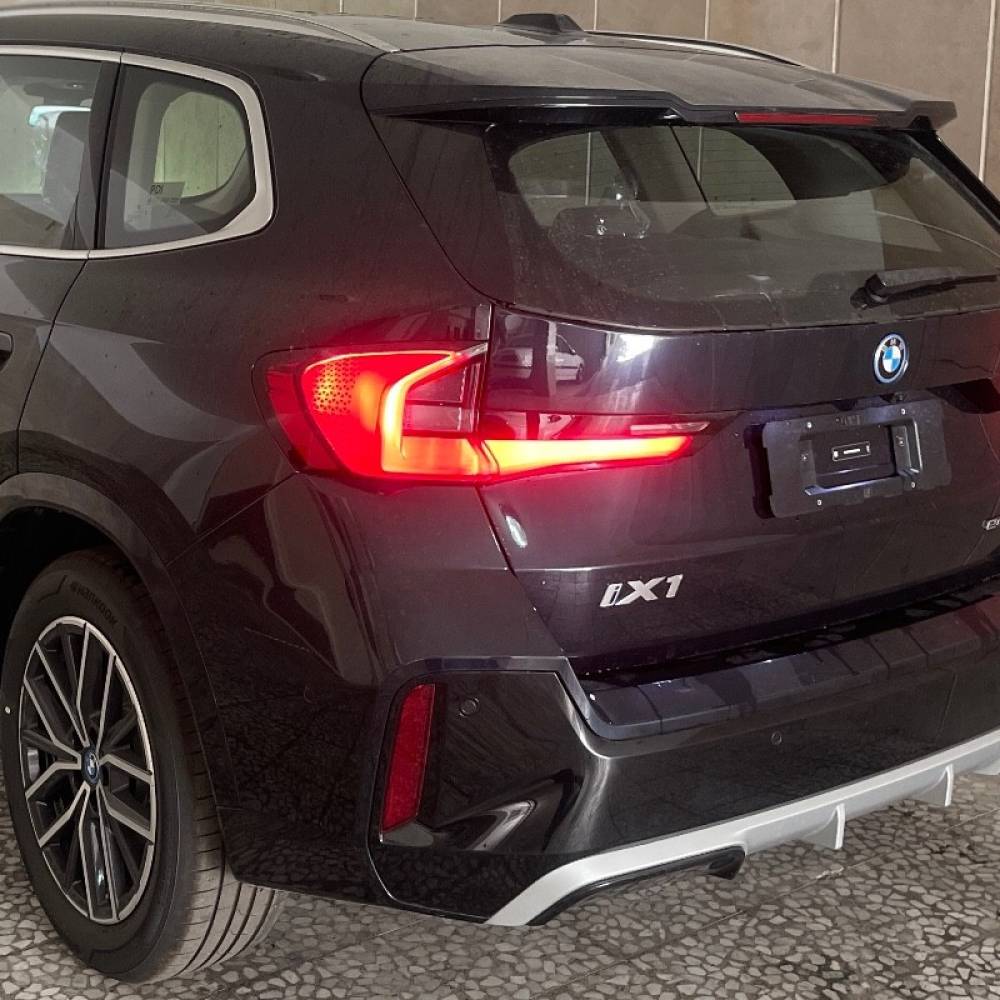 بی ام و مدل ix1 eDrive 25L سال 2025  صفر