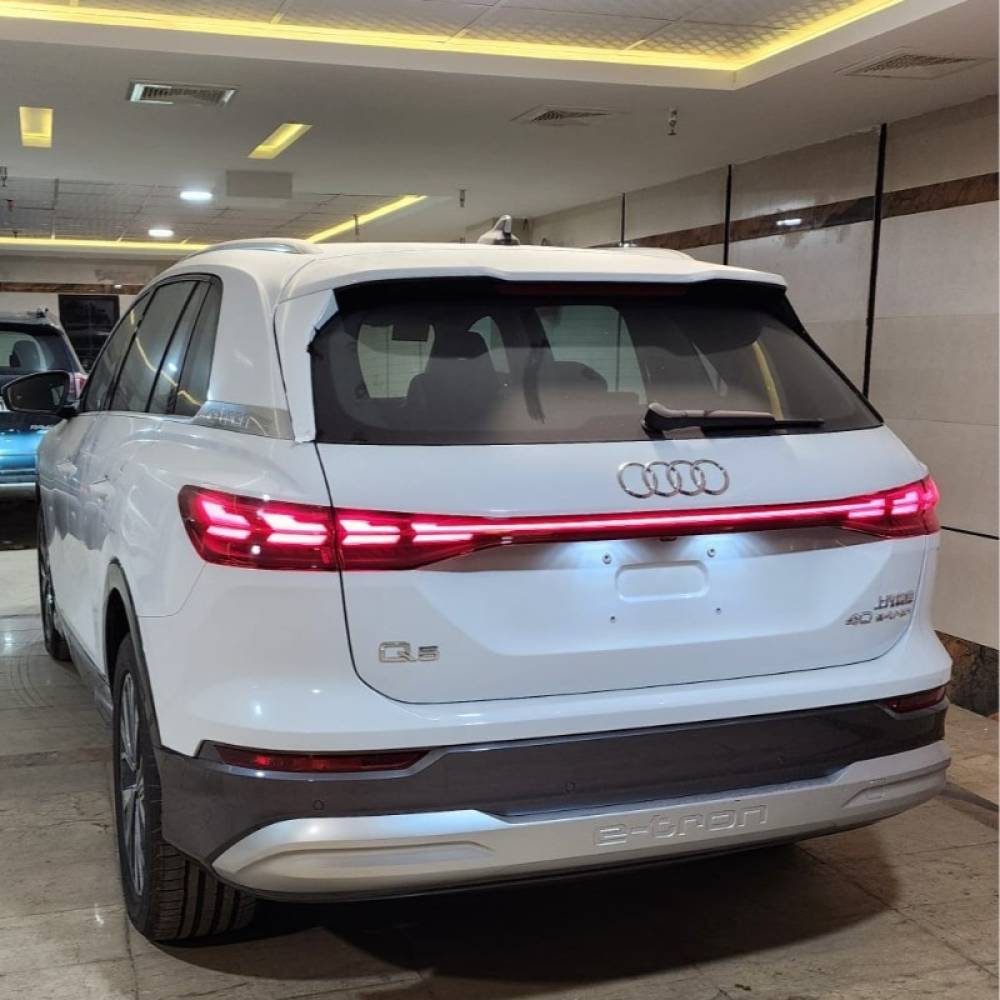 آئودی مدل Q5 e-tron 40 سال 2024  صفر