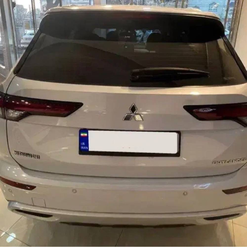 میتسوبیشی مدل اوتلندر دو دیفرانسیل M لاین سال 2023  کارکرده