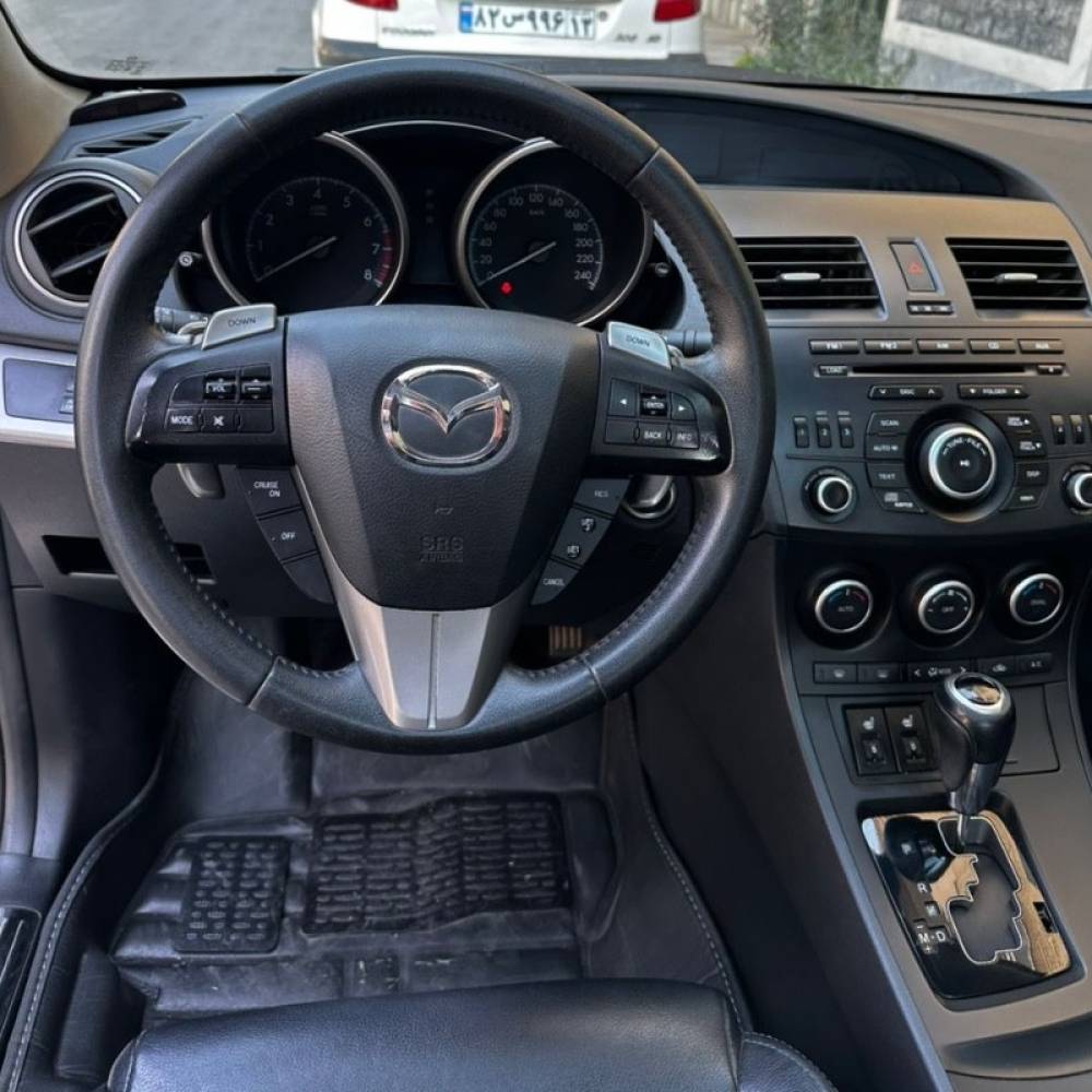 مزدا مدل 3 نیو صندوق دار سال 1396  کارکرده