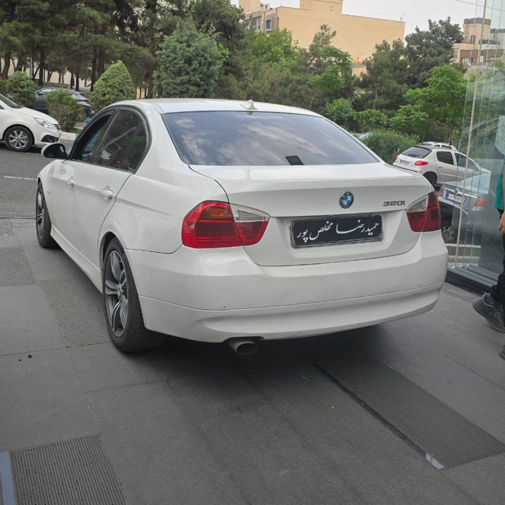 بی ام و ۳۲۰ مدل ۲۰۰۷