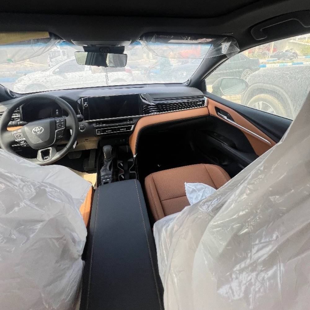 تویوتا مدل کمری XLE سال 2025  کارکرده
