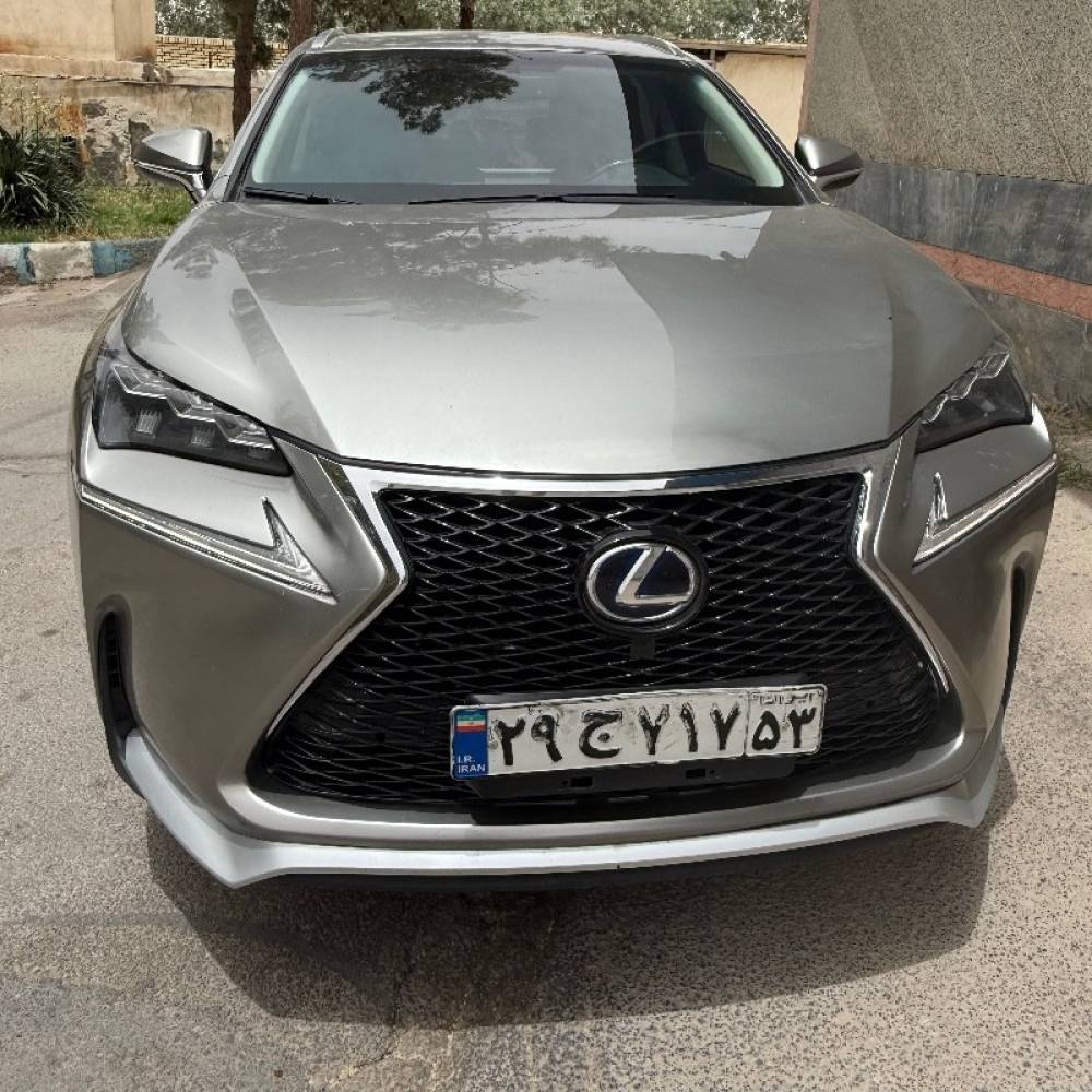 لکسوس مدل NX300  کارکرده