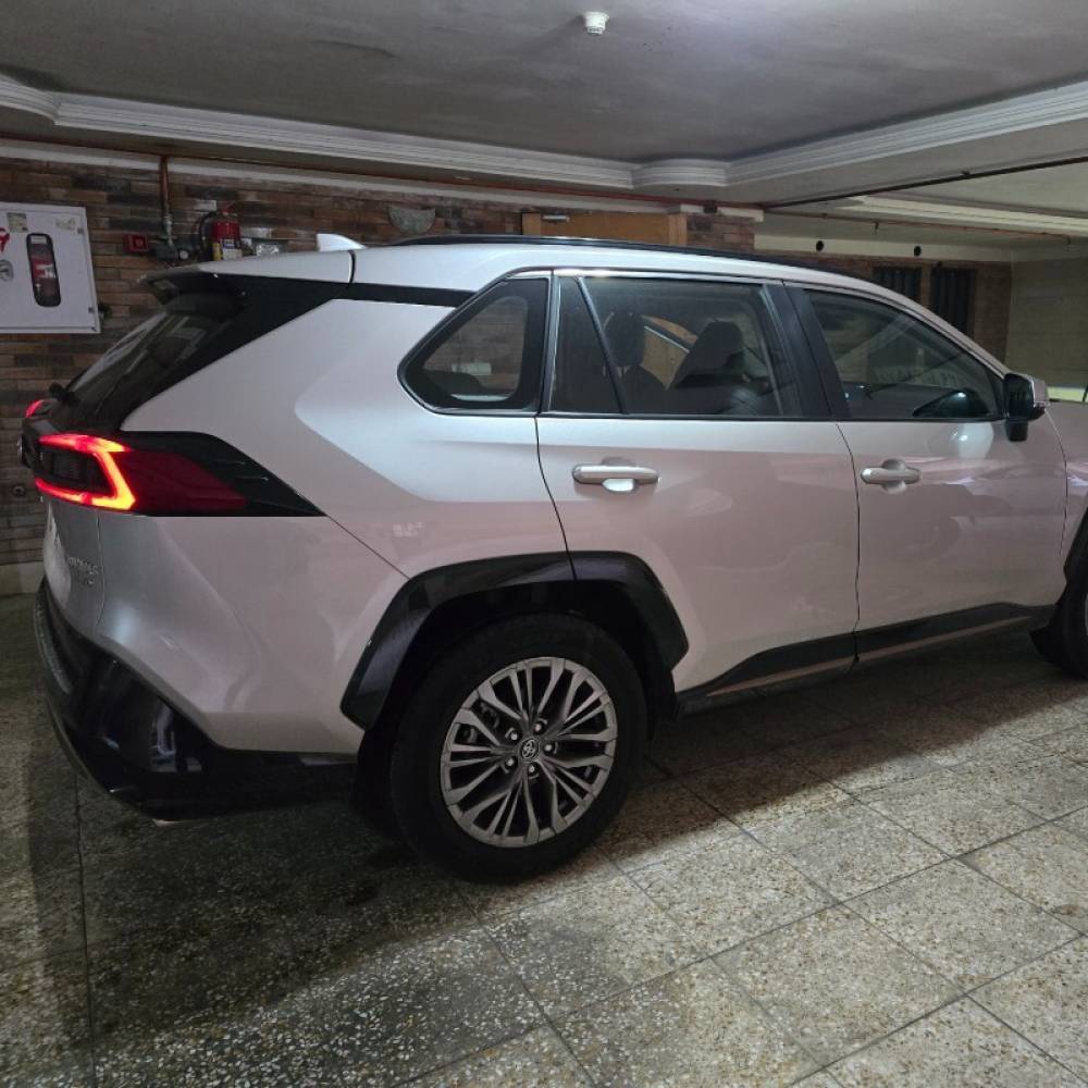 تویوتا مدل وایلندر 2.0 لیتر دو دیفرانسیل سال 2025  صفر