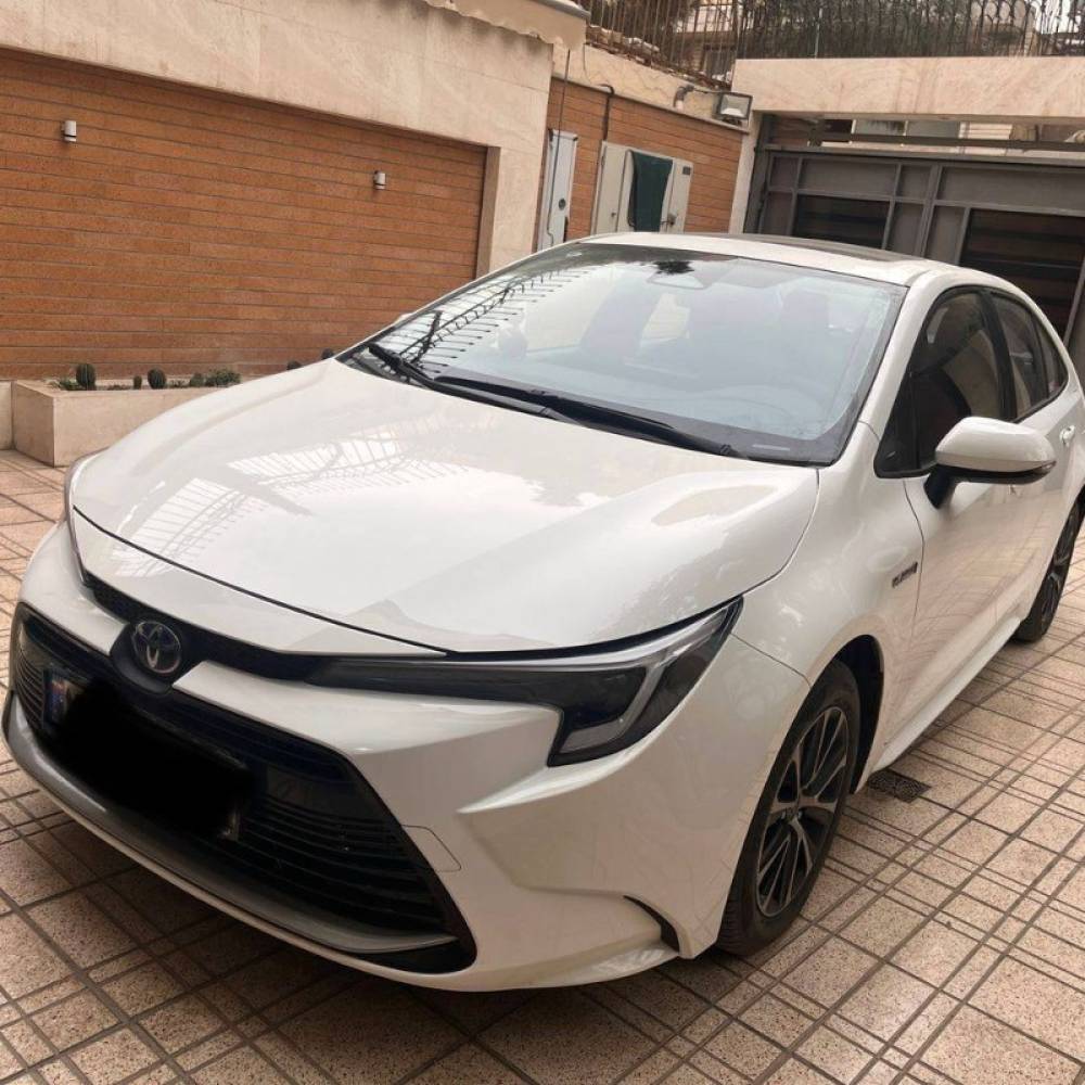 تویوتا مدل لوین هیبرید 1.8 لیتر ساده سال 2023  کارکرده