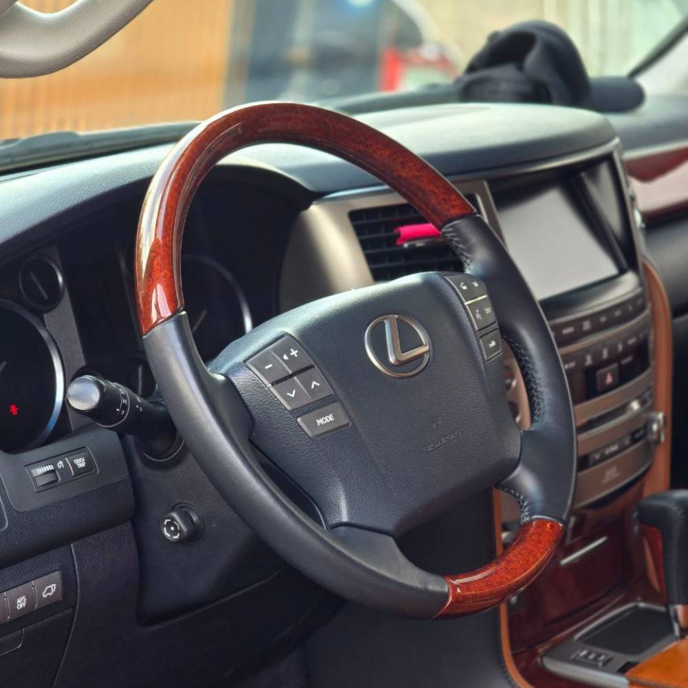 لکسوس lx570 مدل 2013