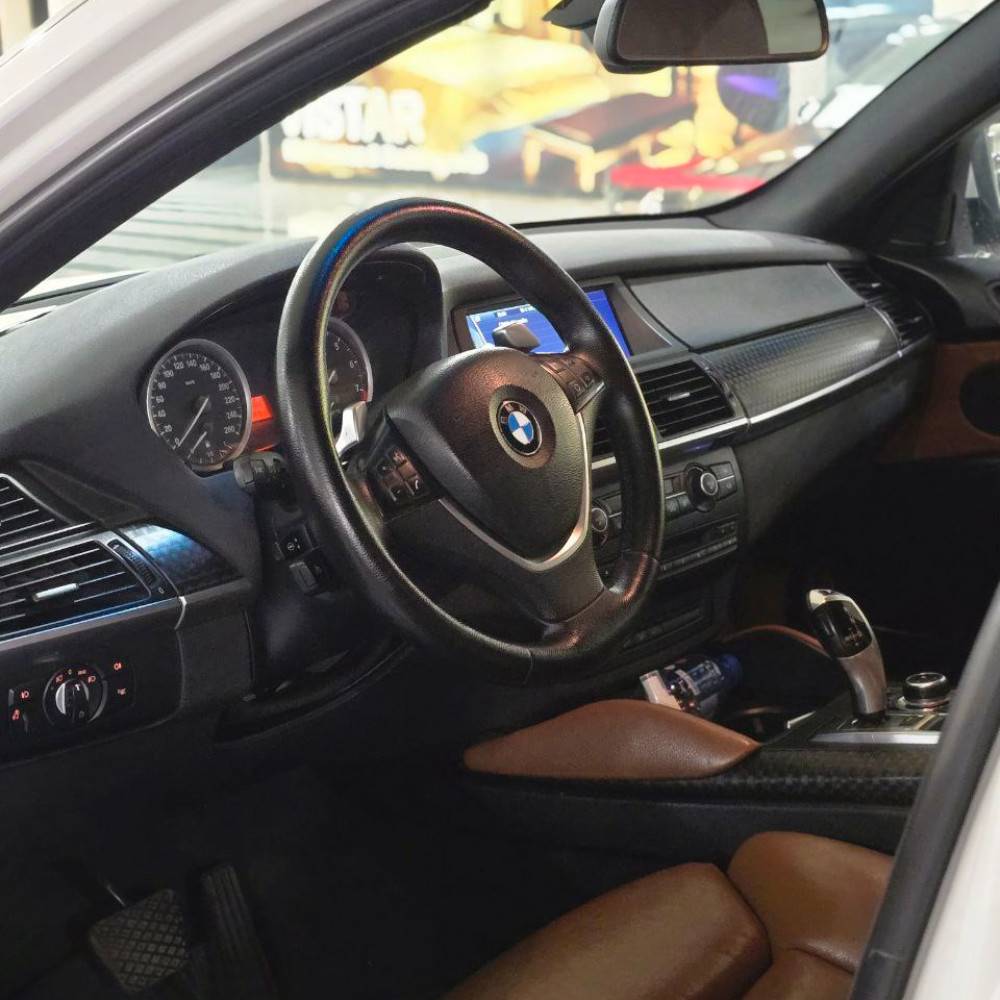 بی ام و X6 مدل 2011